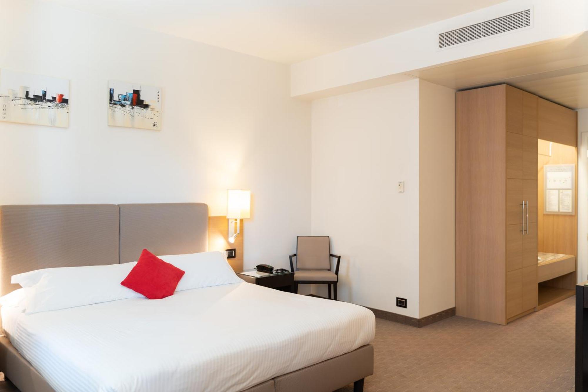 Ariha Hotel Cosenza Exterior photo